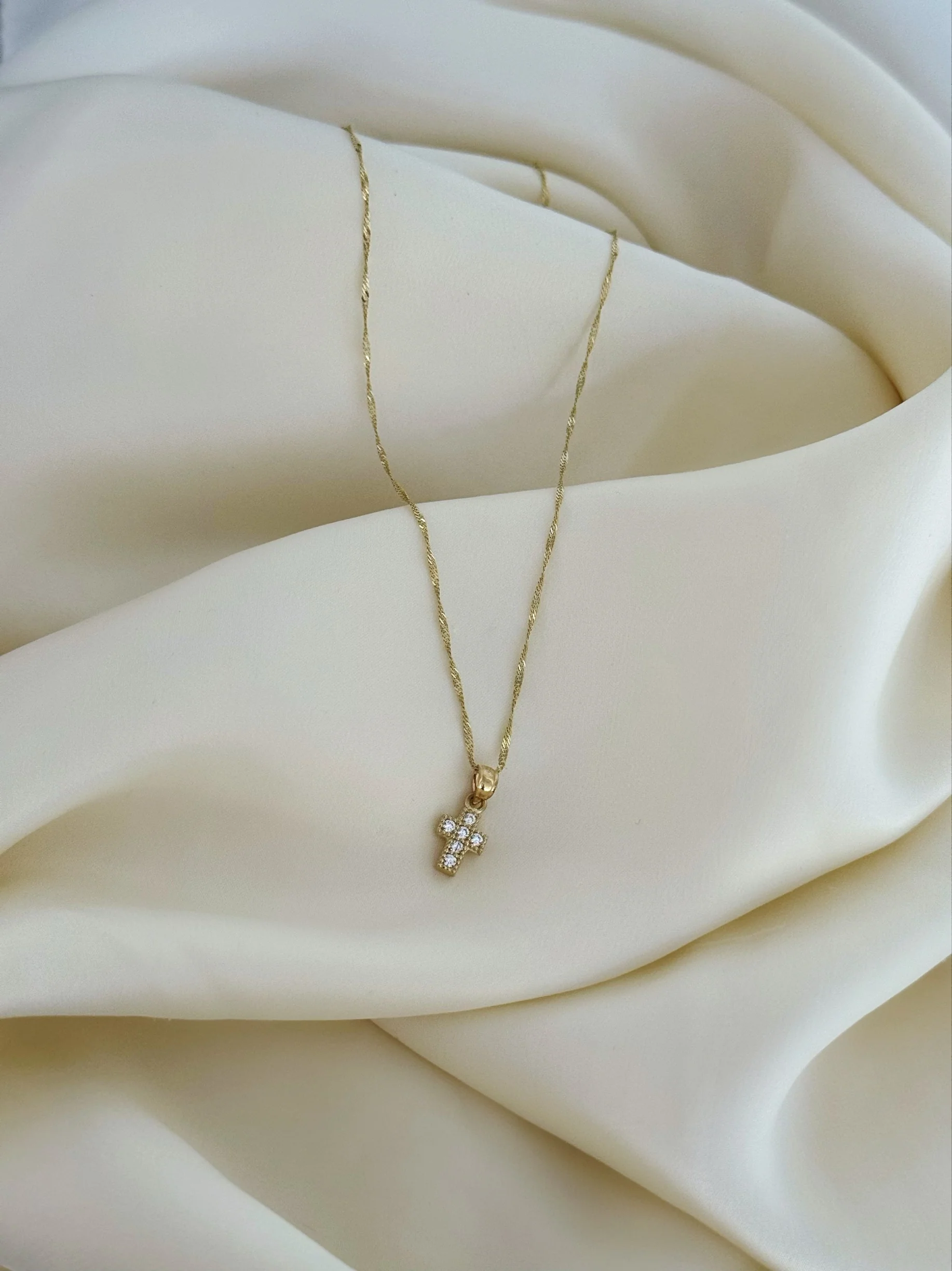 10K PETITE STUDDED CROSS - Image 2
