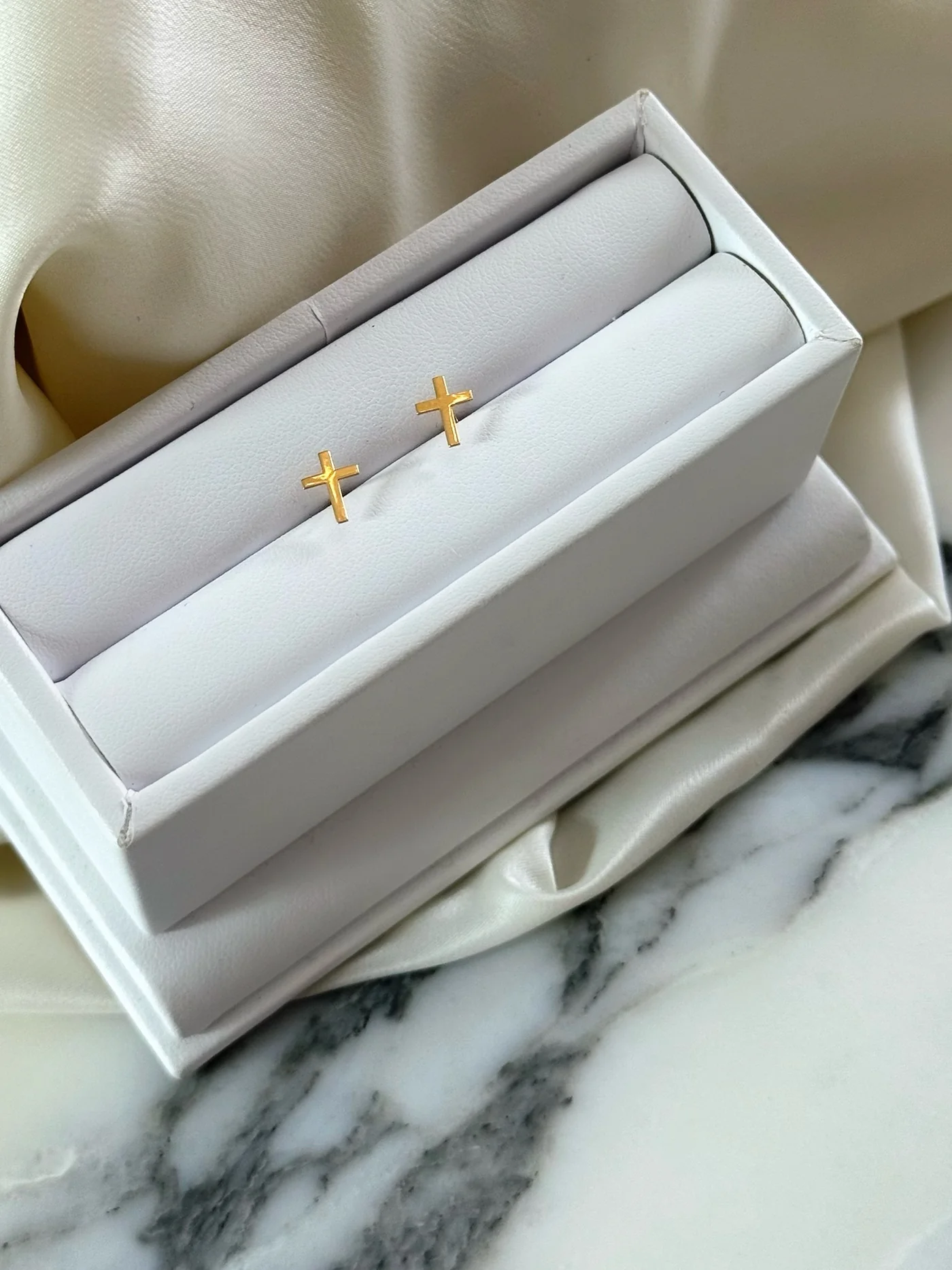 14K GLOSSY CROSS EARRINGS