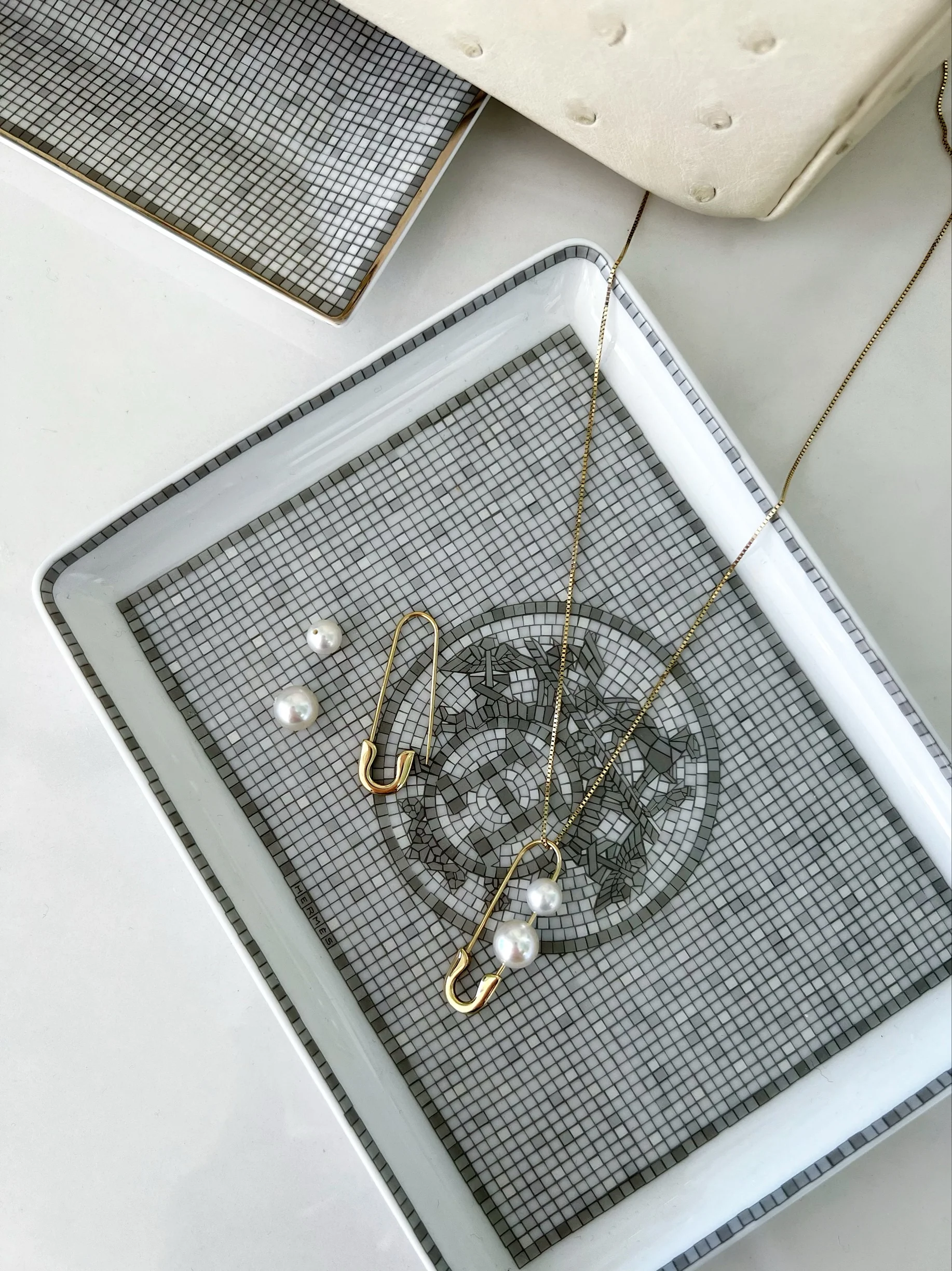 14K UNIVERSAL PEARL PIN - Image 3