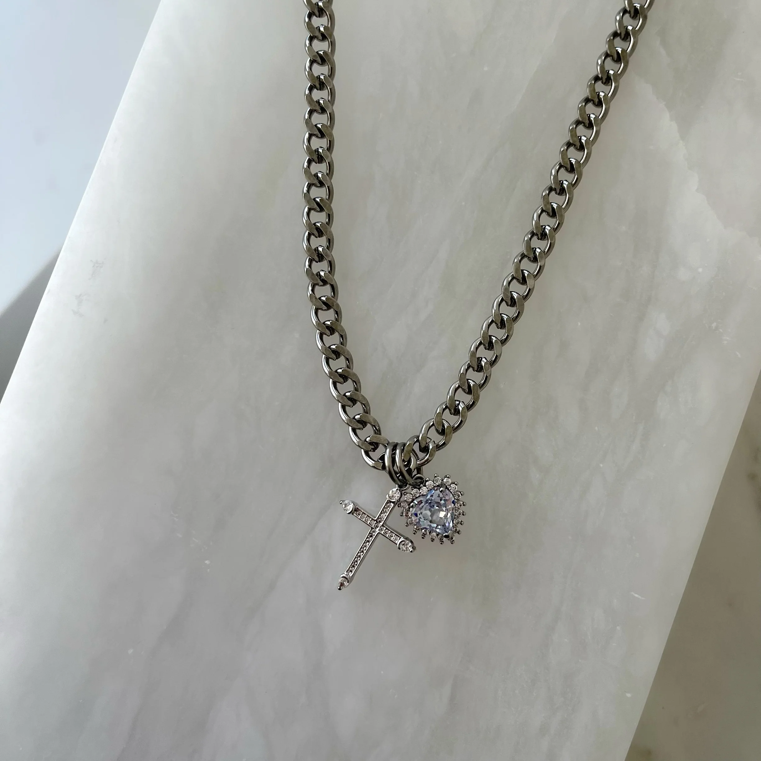 COEUR NOIR CHAIN