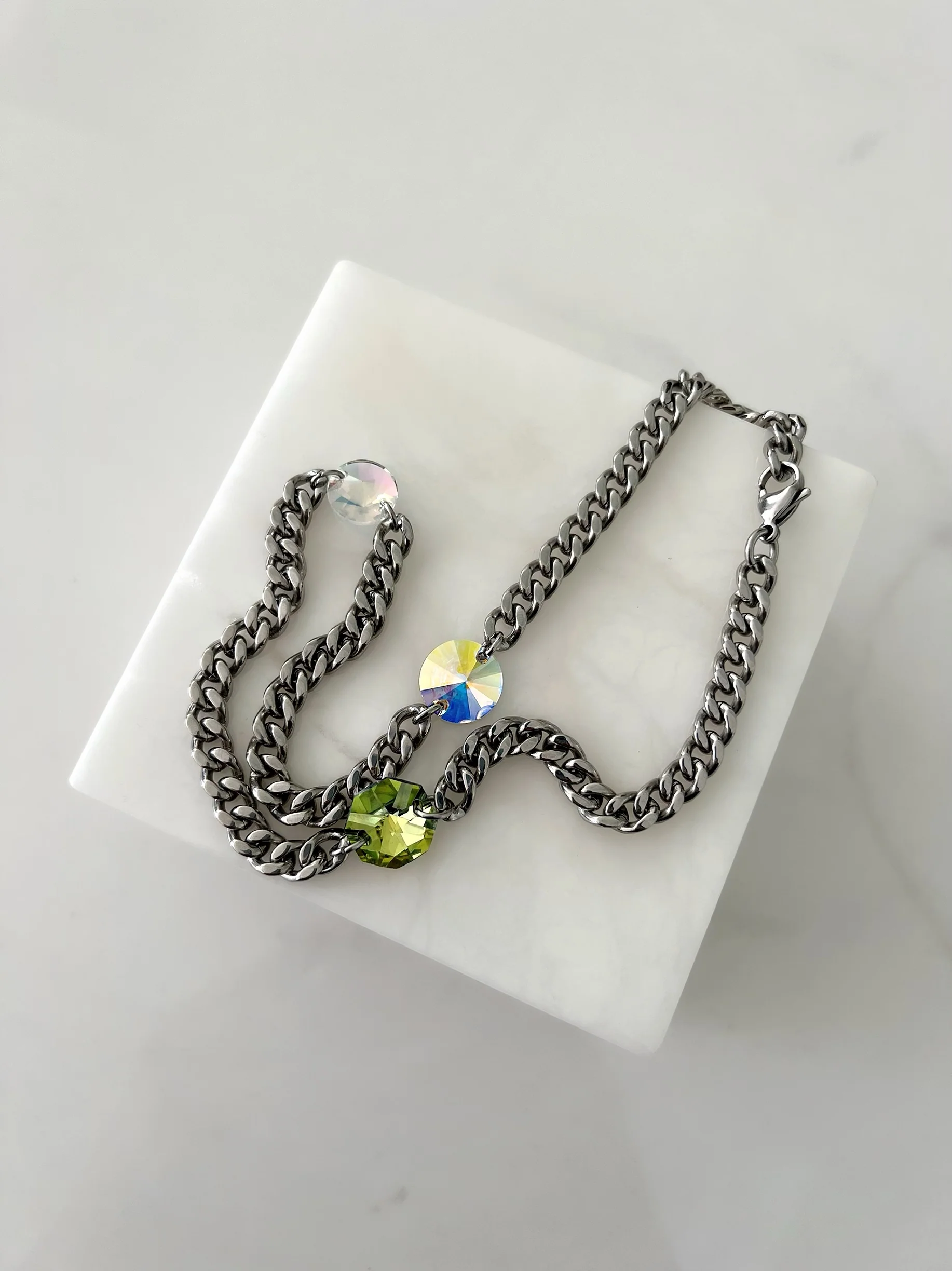 CRYSTAL GLAMOUR NECKLACE - Image 3