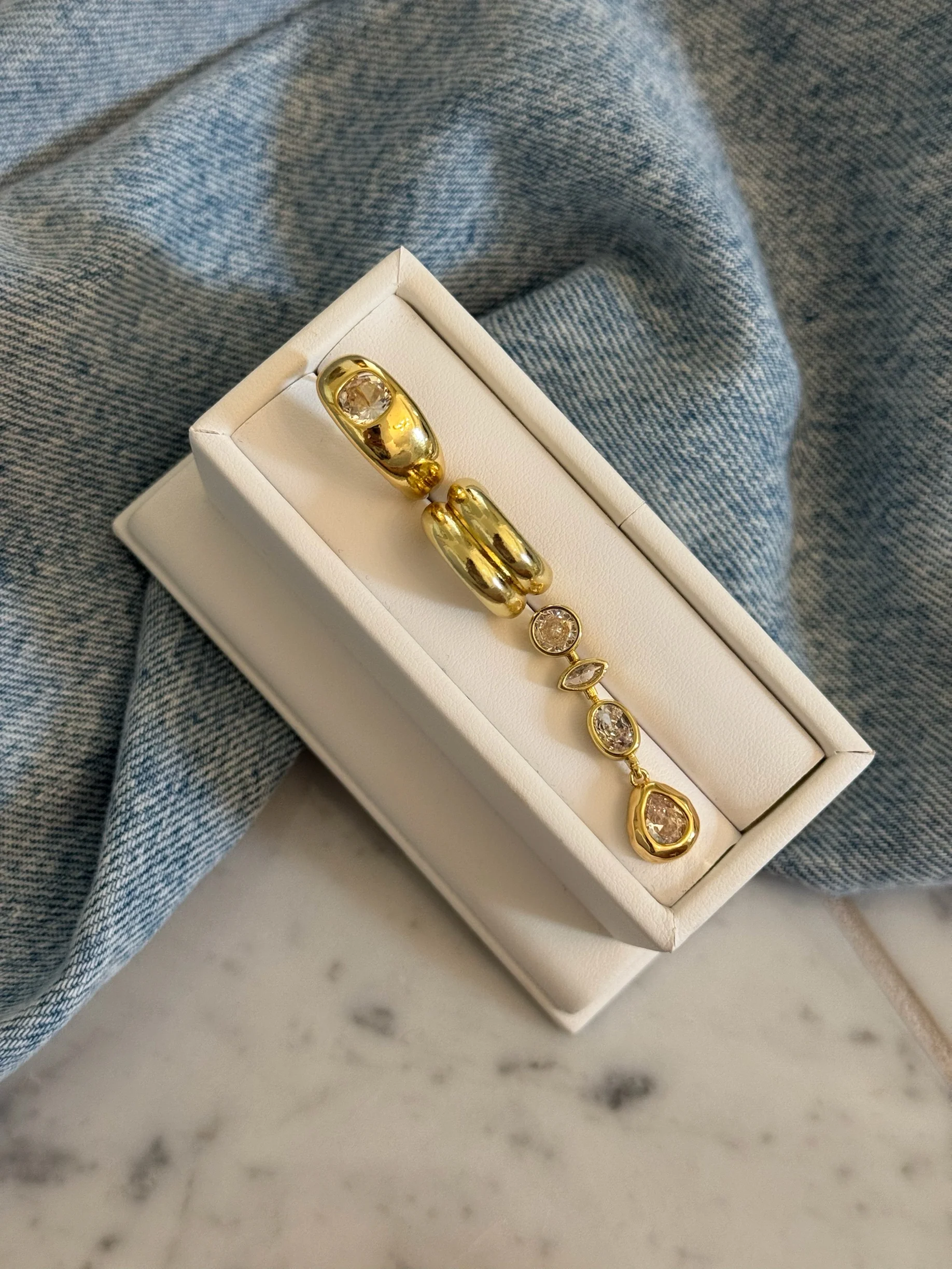 GOLD CHIC SPORT HOOPS - Image 4