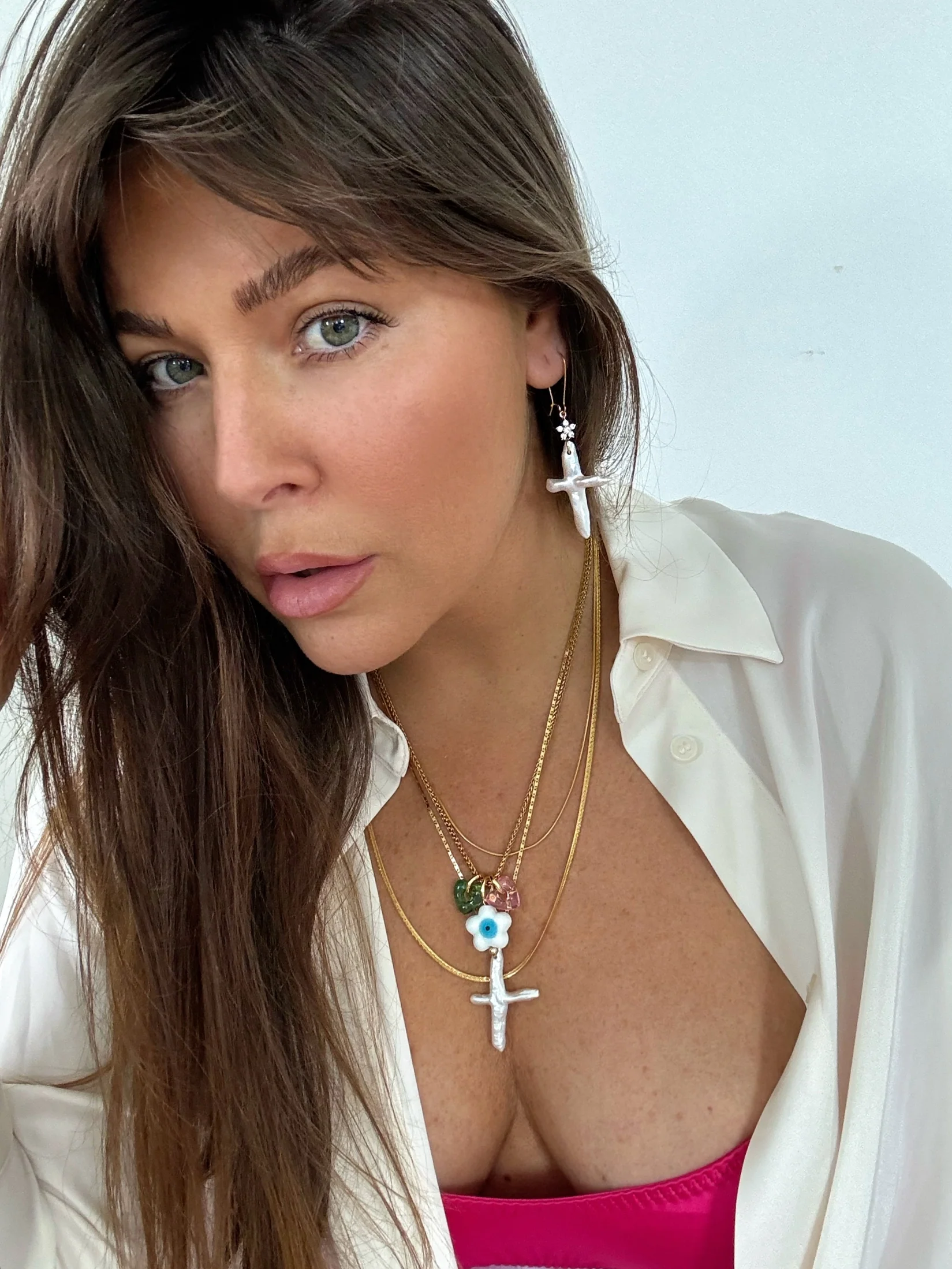 GRAND PEARL CROSS EARRINGS - Image 2