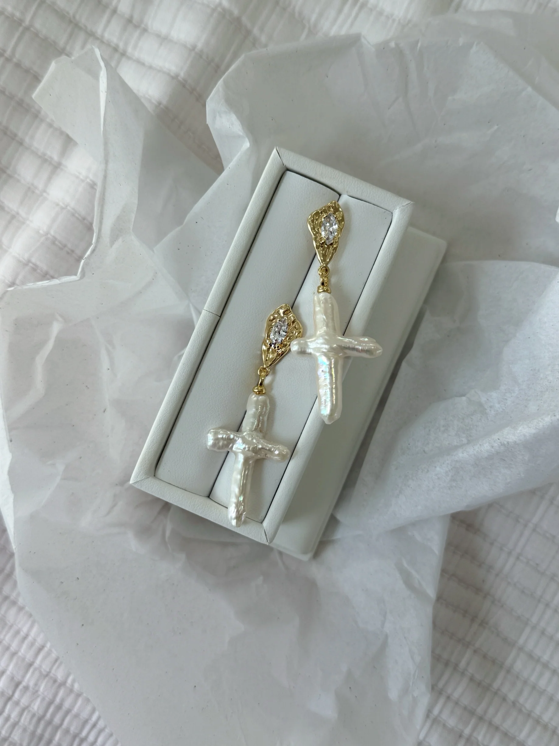 PEARLA CROSS EARRINGS - Image 2