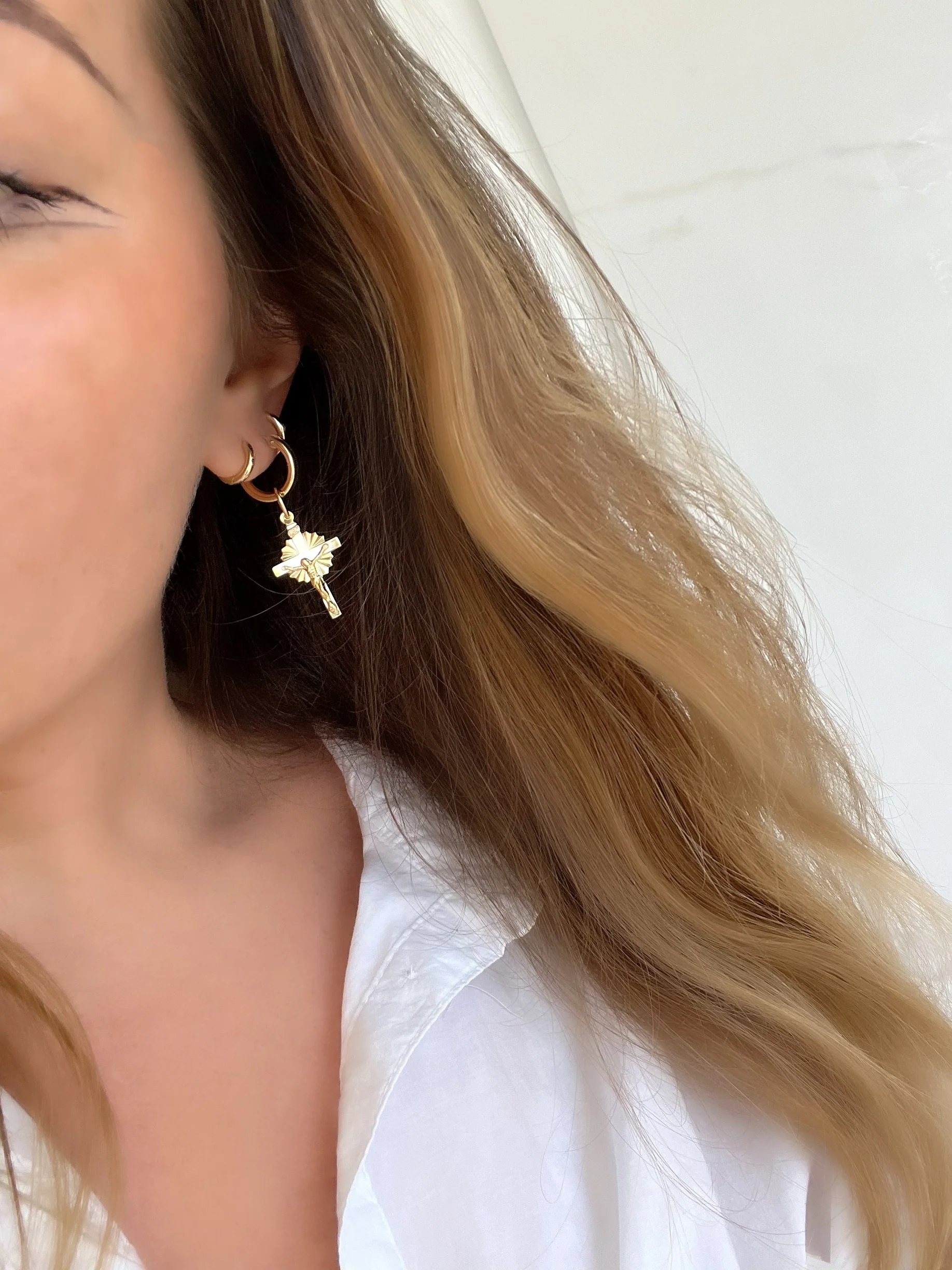 SOLEIL CROSS HOOP (14K GOLD FILLED OR 925 STERLING SILVER) - Image 3