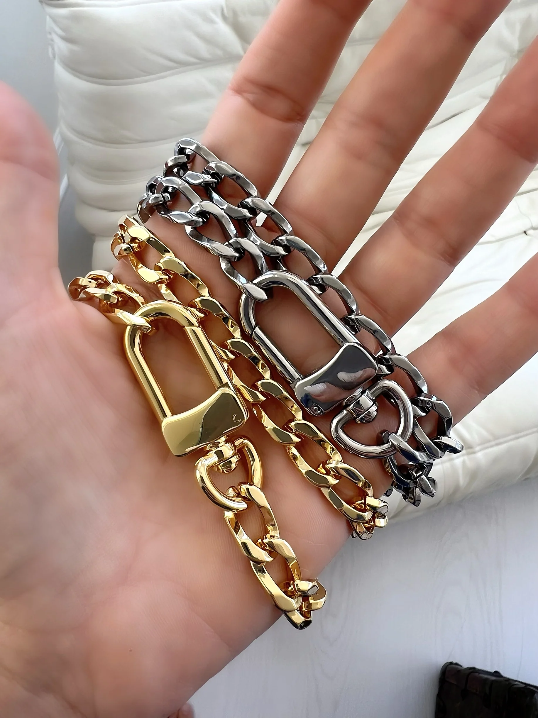UNIVERSELLE CHAIN - Image 4